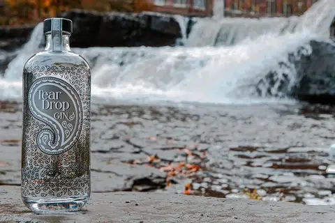 Tear Drop Gin Memorable of Paisley