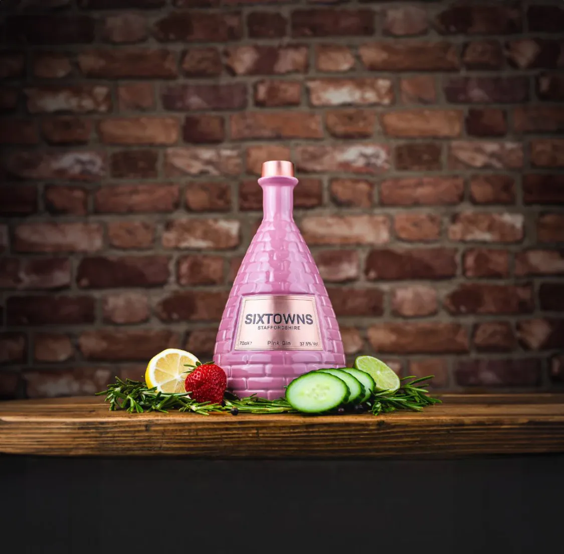 SIXTOWNS Premium Flavoured Pink Gin 70cl 37.5 ABV